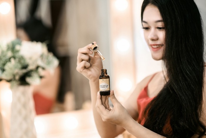 Huile de ricin : comment l'utiliser sur ses cheveux ?